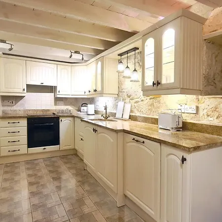 Boutique Traditional Spa Vila Newly Renovated 2023! Villa Peyia